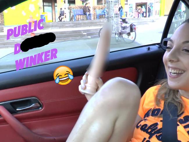 lilly lil Porno Video: Funny Public Dildo Winker - Spass muss sein