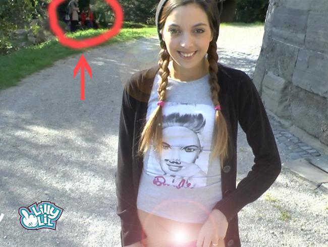 lilly lil Porno Video: MEGA krass PUBLIC FACEFUCK für nen 10ner OUTDOOR